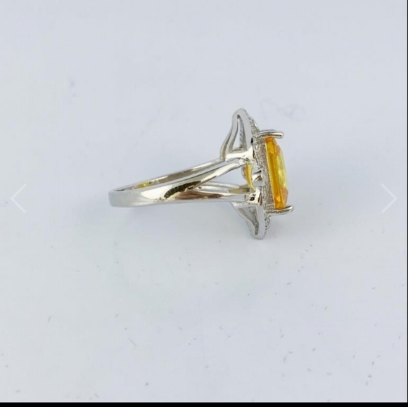 Ring - Picture 3 of 4